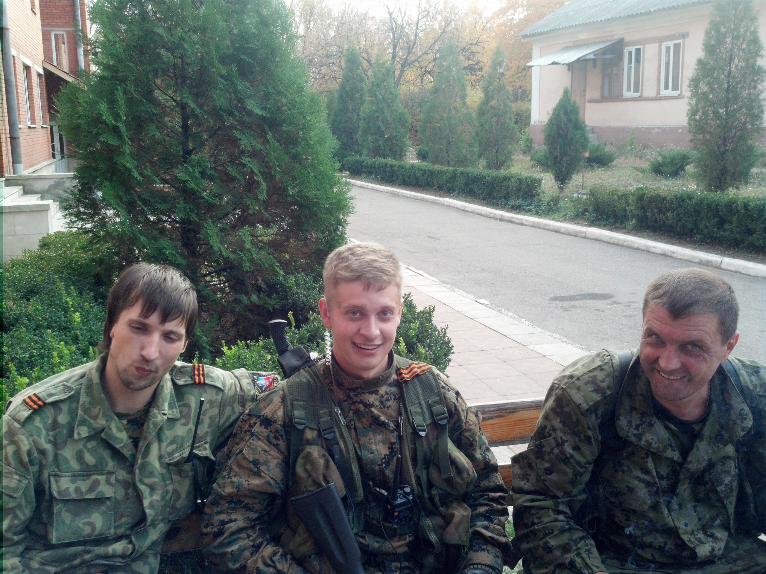 Джумаев (в центре) воевал в рядах боевиков "ДНР". Фото: Roman Dzhumaev / "ВКонтакте"