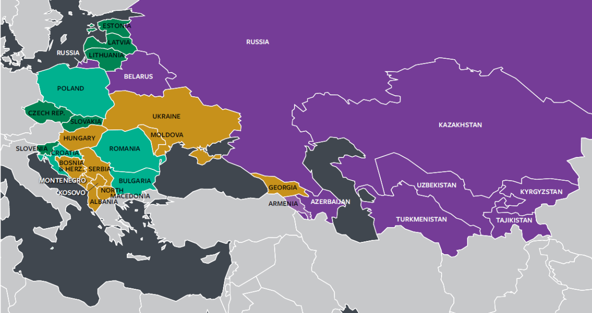 На карте зеленым отмечены демократические страны, горчичным – авторитарные. страны с переходными (гибридными) режимами, фиолетовым Инфографика: Freedom House Ukraine / Facebook