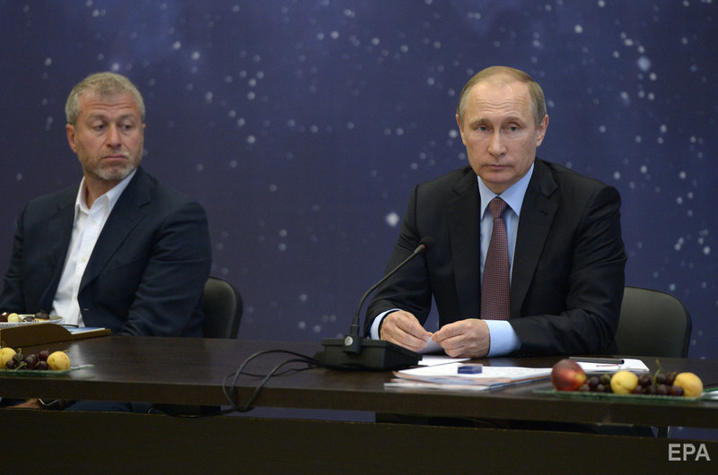 Роман Абрамович і Володимир Путін на одному з форумів в Сочі, 2016 рік. Фото: EPA