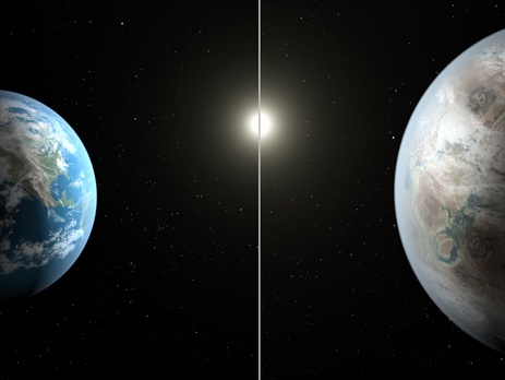 Сравнительное изображение Земли и планеты Kepler-452b в созвездии Лебедя Фото 