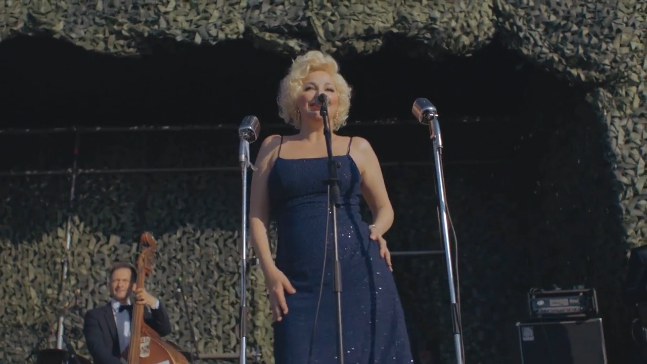 Мария Максакова в проекте "Голоса любви" предстала в роли Монро. Скриншот предоставлен А. Савадовым