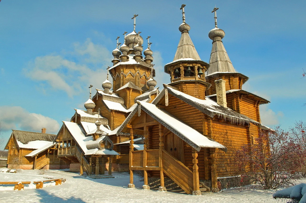 Храм до пожара. Фото: svlavra.church.ua