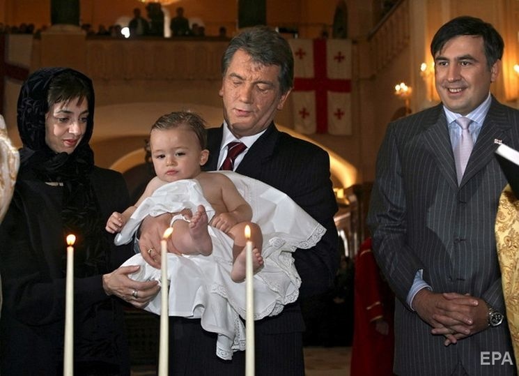 Ананіашвілі і Ющенко хрестили сина Саакашвілі. Фото: EPA