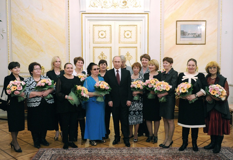 Последнее публичное мероприятие с участием президента РФ — встреча с женщинами по случаю 8 марта. Фото: ЕРА