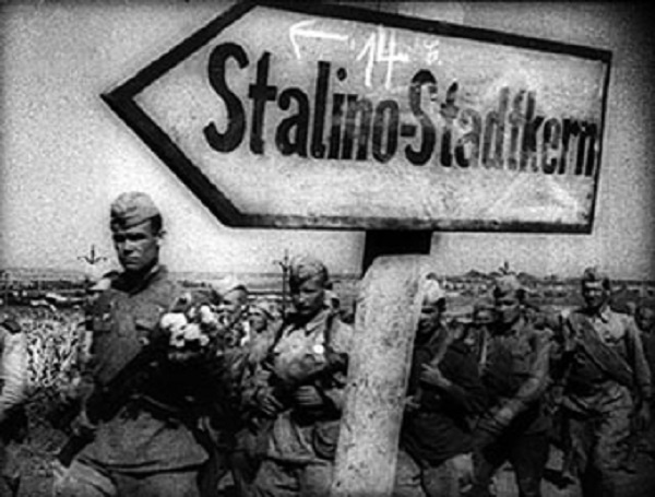 Кадр из кинодокумента: Части Красной армии направляются в освобожденное Сталино (сейчас Донецк). Сентябрь 1943 года. Фото: tsdkffa.archives.gov.ua
