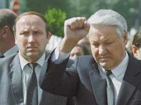Коржаков и Борис Ельцин. Фото: versia.ru 
