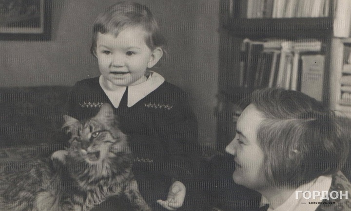 Наталья Гозулова и Ирина Хорошунова. 1952 год. Фото из семейного архива Натальи Гозуловой