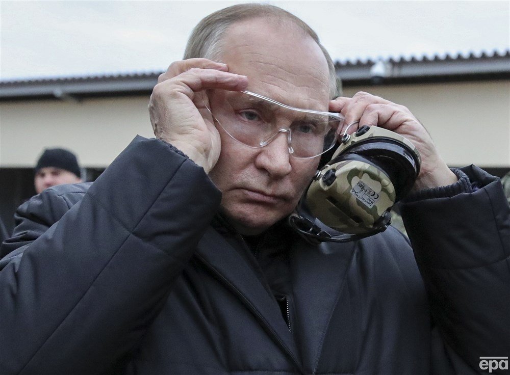 Путин во время посещения учений мобилизованных на полигоне в Рязанской области. Фото: Михаил Климентьев / ЕРА