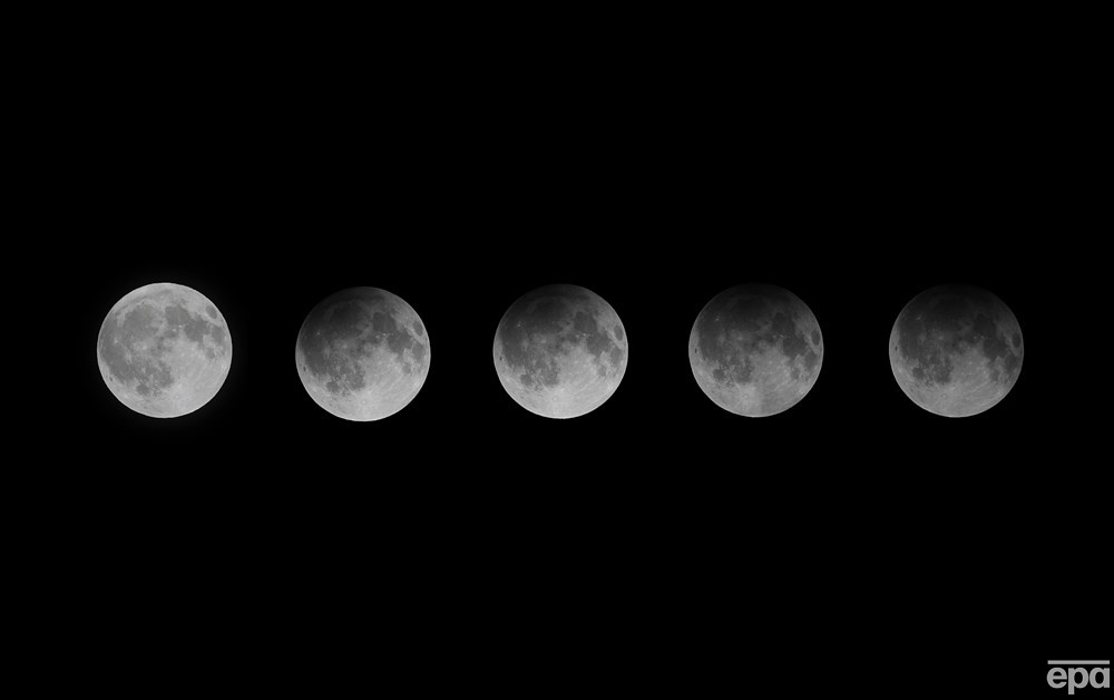 Повний Місяць під час пенумбрального місячного затемнення. Фото: EPA