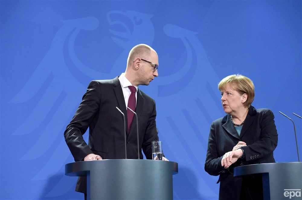 Яценюк и Меркель во время встречи в Берлине, январь 2015 года. Фото: EPA