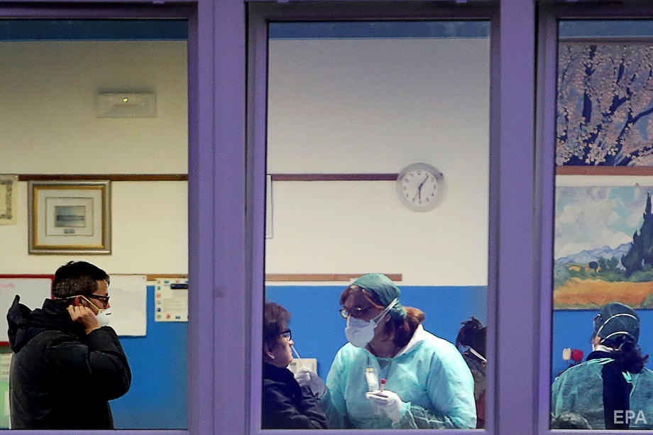 К 24 февраля в Италии от коронавирусной инфекции скончались пять человек. Фото: EPA