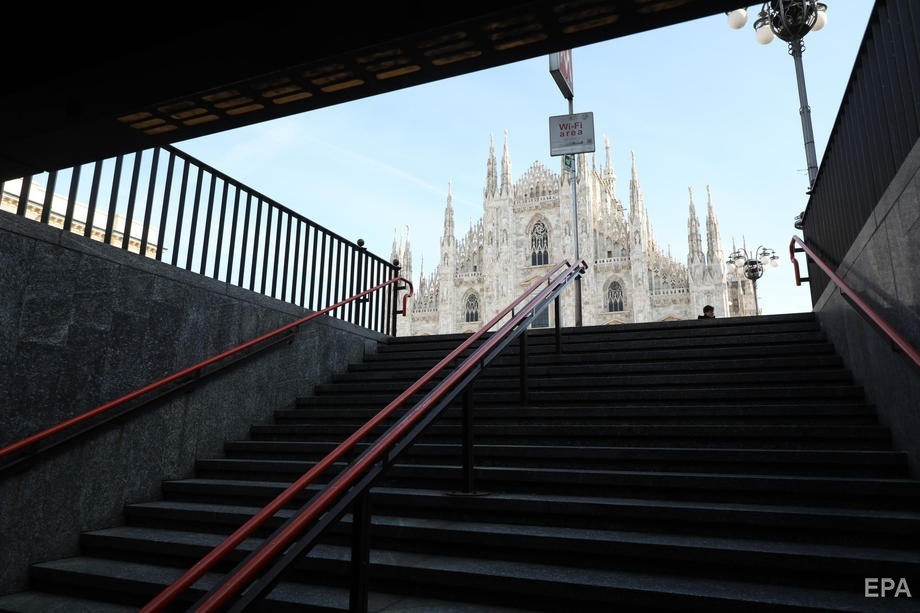 Популярный у туристов Миланский собор XIV века закрыт для посещения. Фото: EPA