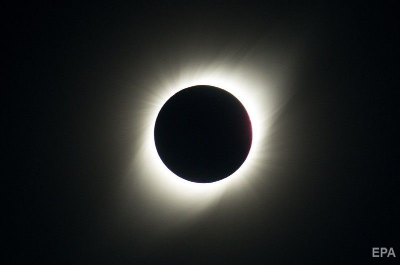 ﻿Жителі Південної Америки спостерігали повне сонячне затемнення. Фоторепортаж 9