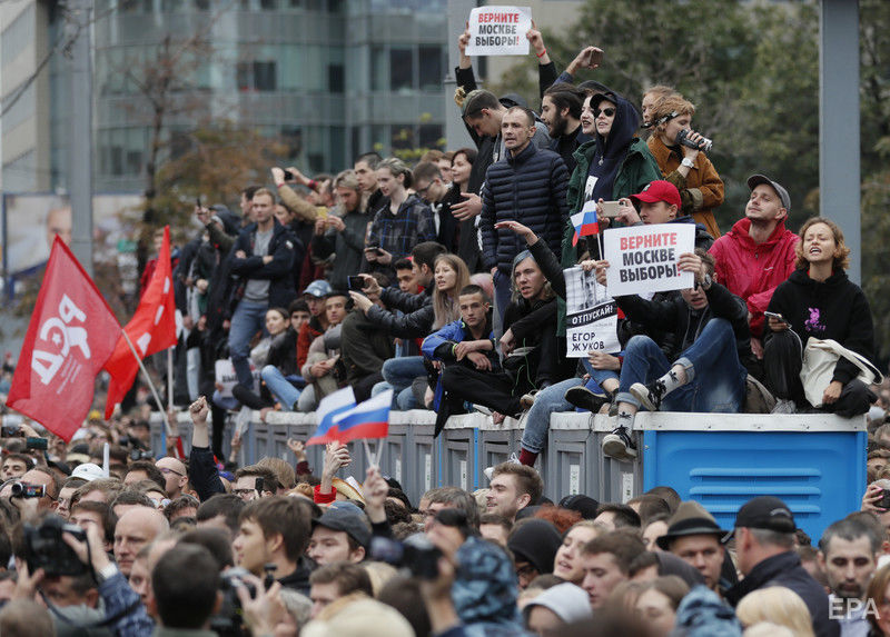 ﻿У Москві у санкціонованій акції на підтримку опозиційних кандидатів у Мосміськдуму взяло участь приблизно 49 тис. осіб. Фоторепортаж 3