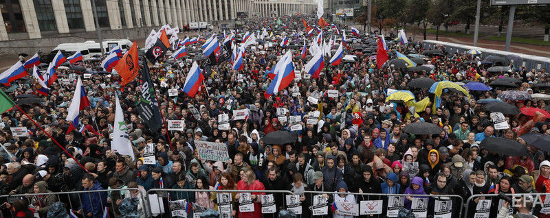 ﻿У Москві у санкціонованій акції на підтримку опозиційних кандидатів у Мосміськдуму взяло участь приблизно 49 тис. осіб. Фоторепортаж 6