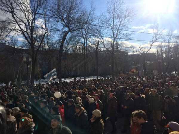 В марше памяти Немцова в Москве приняли участие более 14 тысяч человек. Фоторепортаж 7