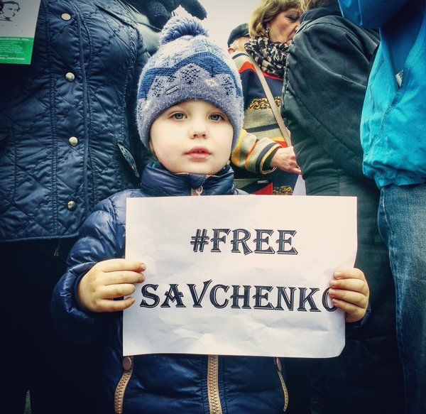По всей Украине проходят акции в поддержку Савченко. Фоторепортаж 1