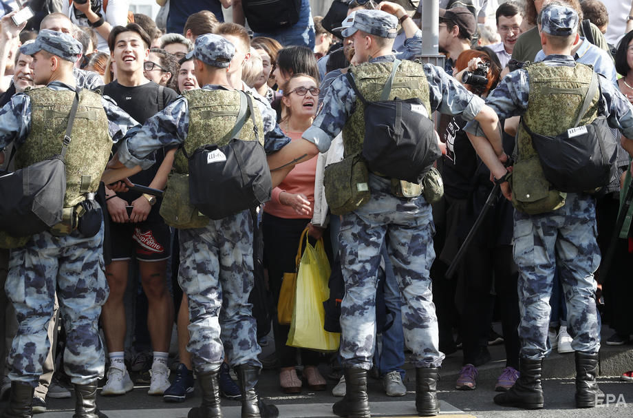 В Москве прошло масштабное шествие против политических репрессий. Фоторепортаж 6