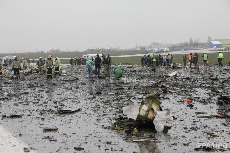 62 человека погибли в результате авиакатастрофы в Ростове. Фоторепортаж 14