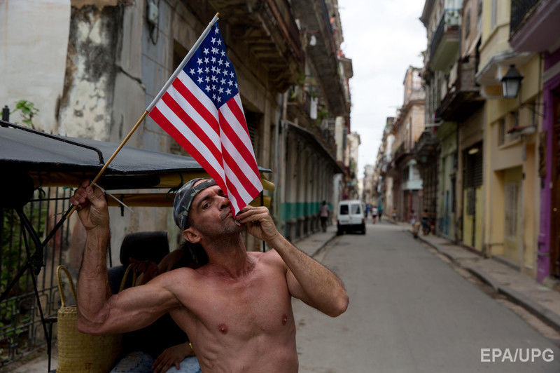 Обама прилетел на Кубу с историческим визитом. Фоторепортаж 10