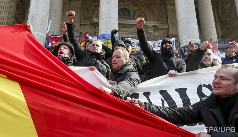 В Брюсселе произошли столкновения между демонстрантами и полицией. Фоторепортаж 11