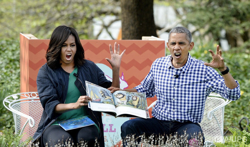 Барак и Мишель Обама показали детям, где живут чудовища. Фоторепортаж 1