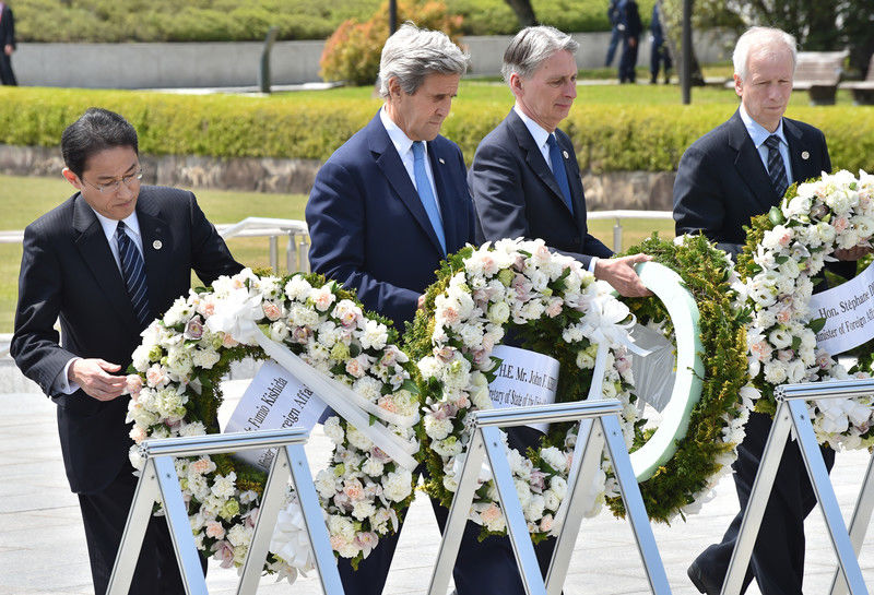Госсекретарь США впервые в истории посетил Хиросиму после американской атомной бомбардировки. Фоторепортаж 3