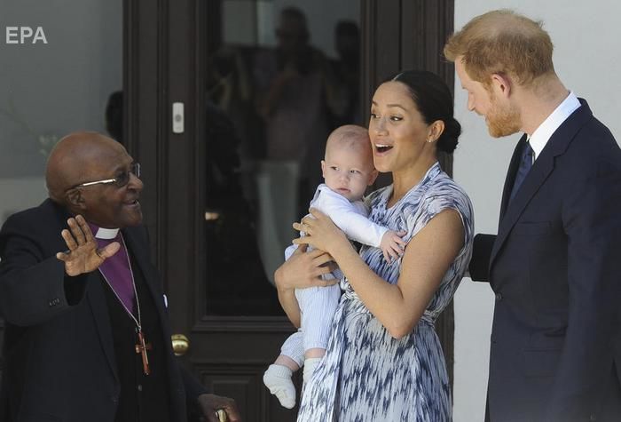 Принц Гарри и герцогиня Меган приехали в ЮАР с сыном Арчи. Фоторепортаж 1