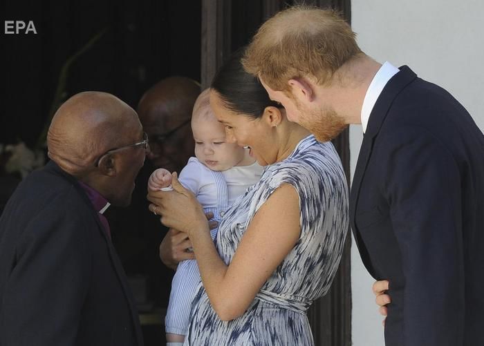 Принц Гарри и герцогиня Меган приехали в ЮАР с сыном Арчи. Фоторепортаж 4