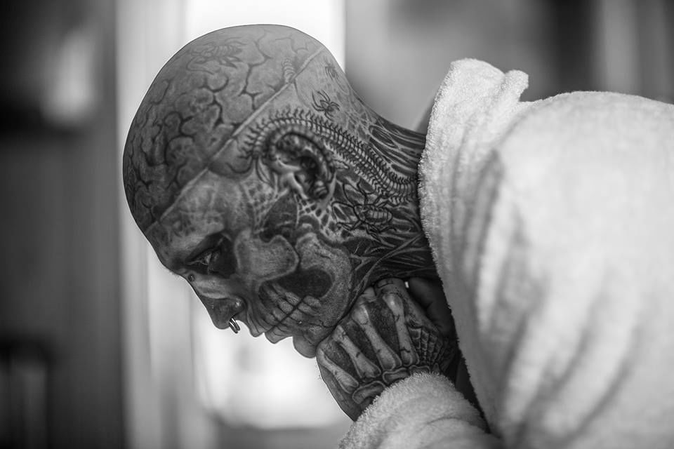 Ахмадов опубликовал фотосессию альтернативной модели Rick Zombie Boy Genest. Фоторепортаж 1