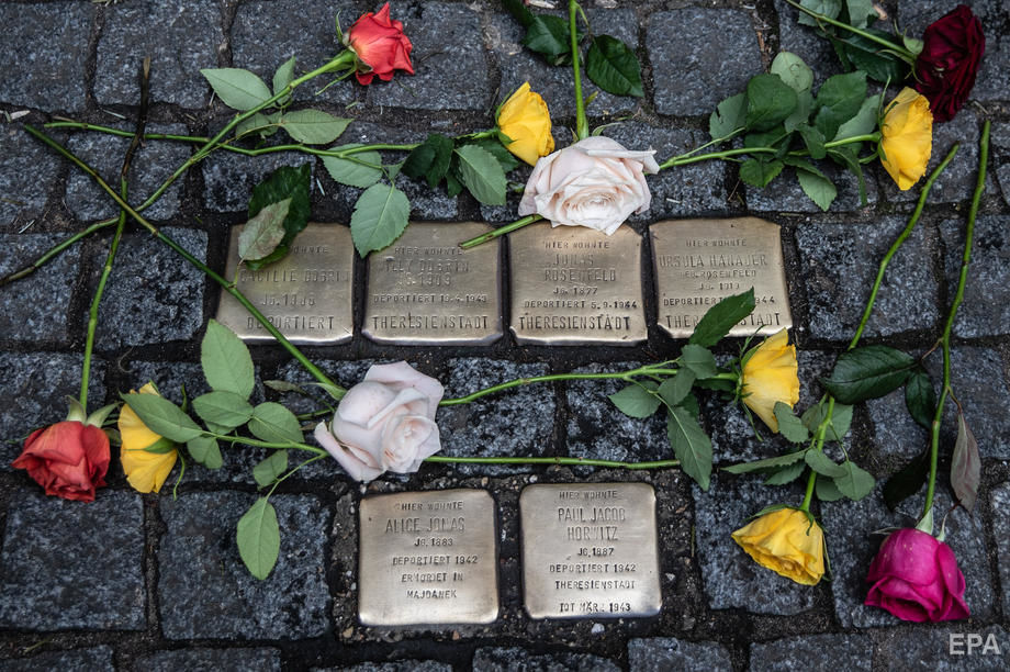 ﻿У світі вшановують пам'ять жертв Голокосту. Фоторепортаж 6