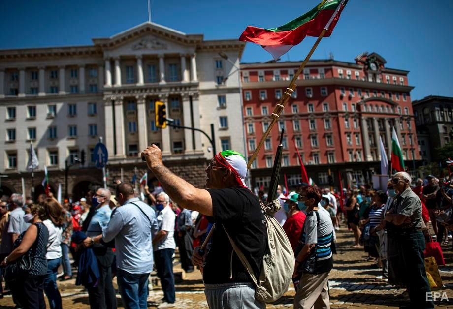 ﻿У Болгарії тисячі людей вимагають відставки уряду. Фоторепортаж 1