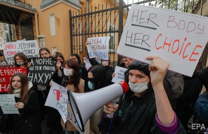 Українки підтримали протести проти заборони абортів у Польщі. Фоторепортаж 7