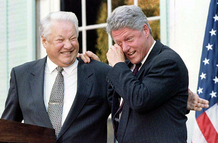 1995 год, Вашингтон. Большие друзья Борис и Билл. Окружение президента США удивлялось лояльности Клинтона к 
