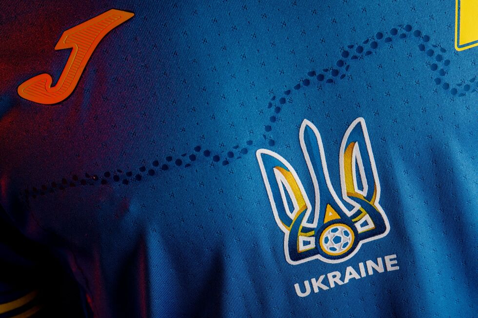 На Евро 2020 украинцы будут играть в футболках с картой Украины. Фоторепортаж 6
