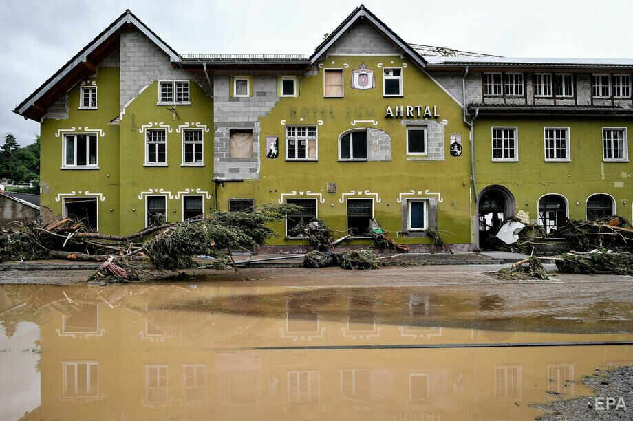  В Германии сильные ливни вызвали наводнения. Более 30 человек погибли, десятки пропали без вести. Фоторепортаж 5