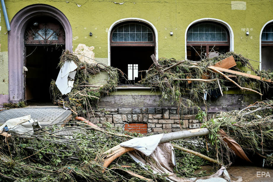  В Германии сильные ливни вызвали наводнения. Более 30 человек погибли, десятки пропали без вести. Фоторепортаж 9