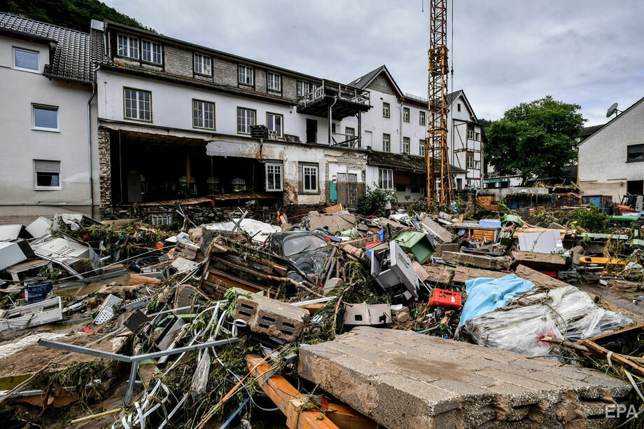  В Германии сильные ливни вызвали наводнения. Более 30 человек погибли, десятки пропали без вести. Фоторепортаж 10
