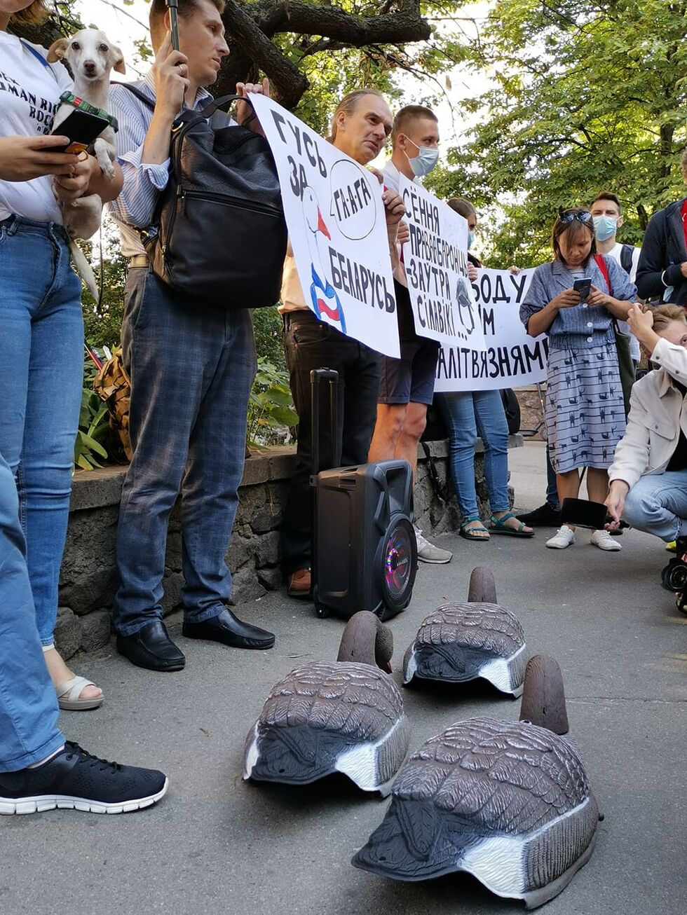 У Києві відбулася акція "Гусь за Білорусь". Фоторепортаж 8