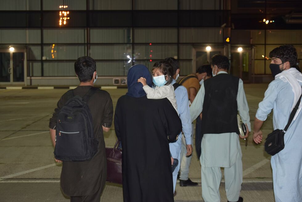 У "Бориспіль" прилетів евакуаційний рейс із Кабула. Фоторепортаж 3