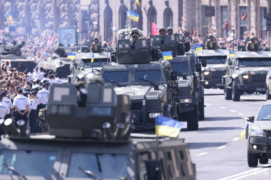 В Киеве прошел военный парад по случаю 30-летия независимости Украины. Фоторепортаж 8