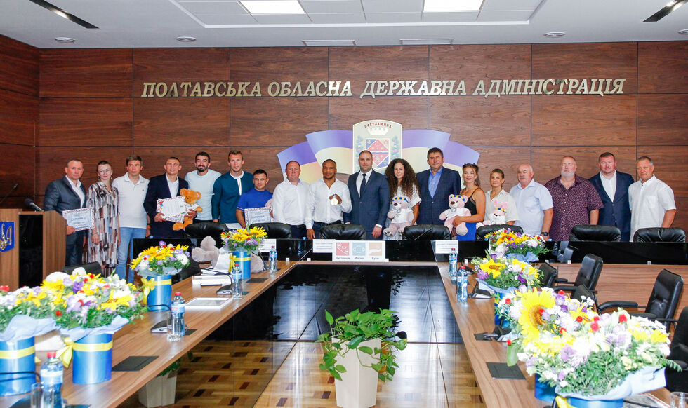Глава Полтавской ОГА Синегубов вручил олимпийцам и паралимпийцам области премии на сумму более 11 млн грн 1