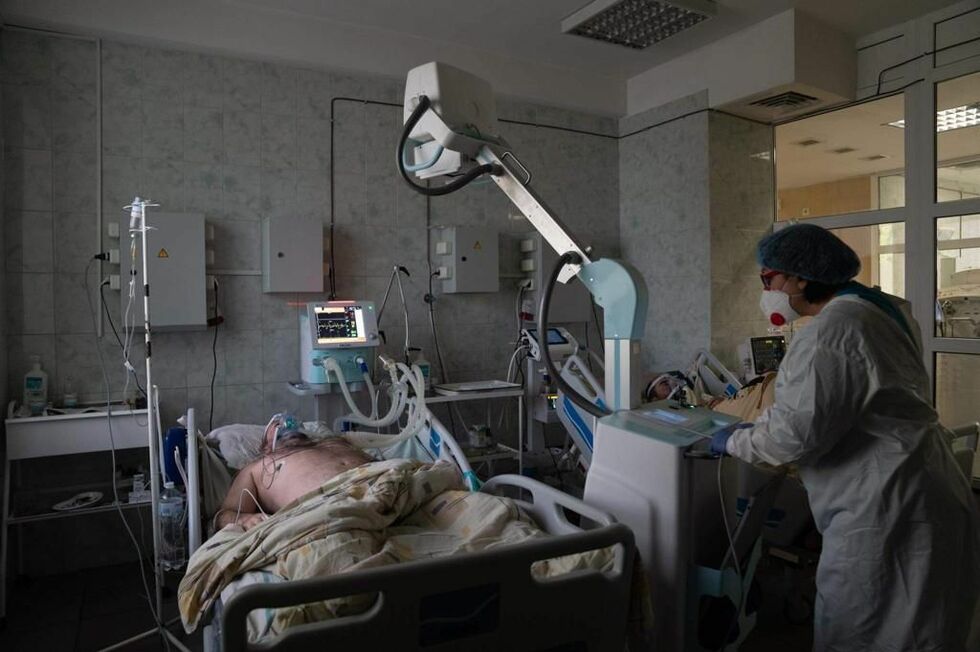 Фотограф ЮНИСЕФ показал, как харьковчане лечатся от COVID-19 в стационаре, в реанимации и дома. Фоторепортаж 2