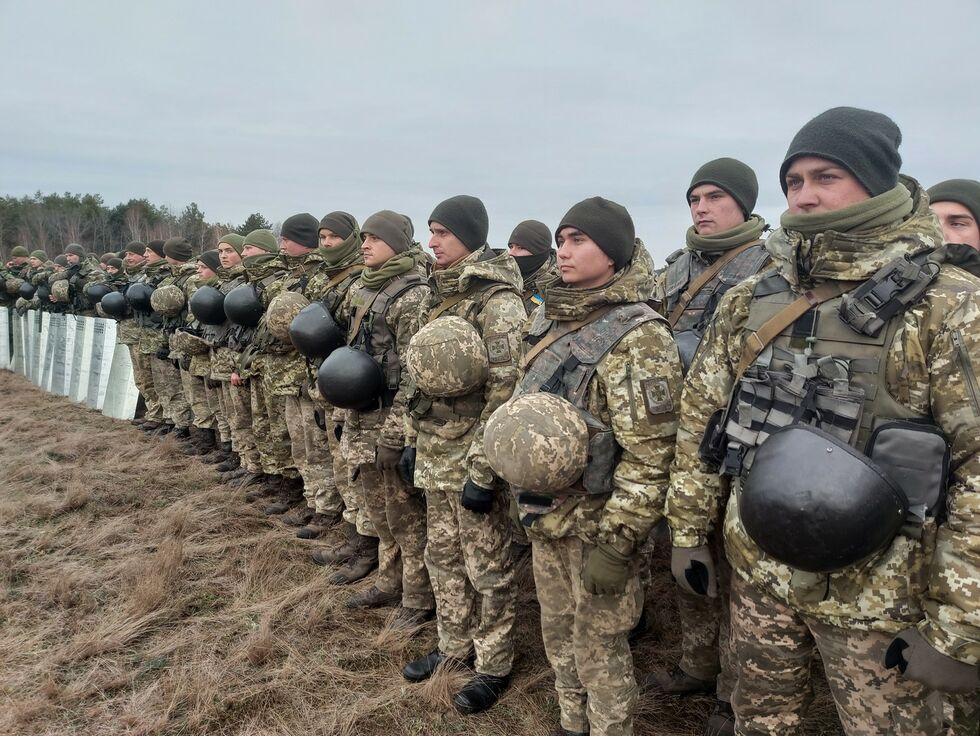 Госпогранслужба показала, как проходит спецоперация "Полесье" на украинско-белорусской границе. Фоторепортаж 10