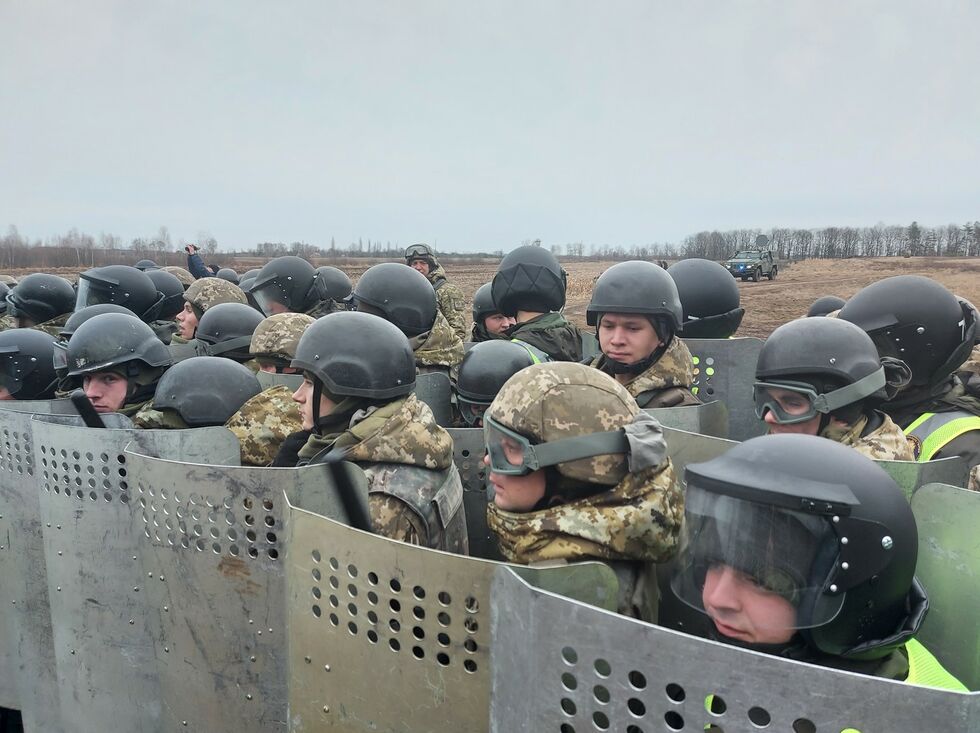 Госпогранслужба показала, как проходит спецоперация "Полесье" на украинско-белорусской границе. Фоторепортаж 11