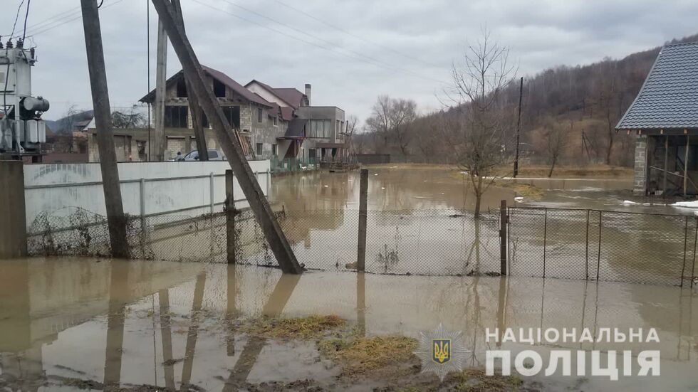 У Закарпатській області підтопило десятки будинків у п'яти районах. Фоторепортаж 5