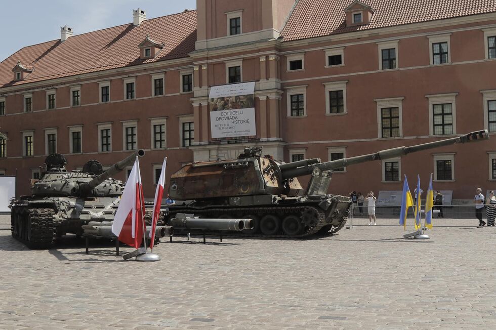"Російські танки таки увійшли в країну НАТО". У Варшаві відкрили виставку розбитої українцями військової техніки РФ 4