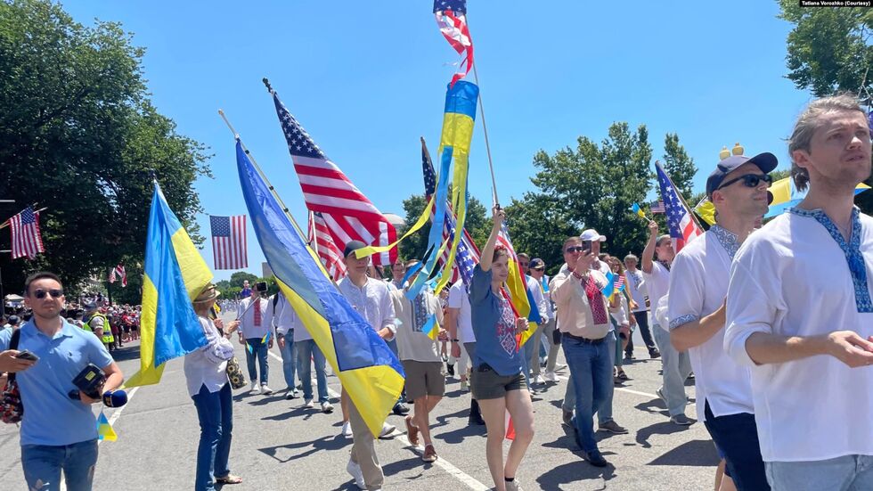 Украинская колонна впервые участвовала в параде на День независимости США. Фоторепортаж 15