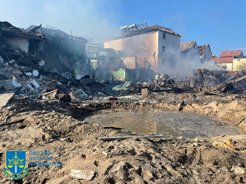 Последствия ракетного удара РФ по Затоке: разрушены базы отдыха и частные дома, ранены четыре человека. Фото, видео 17