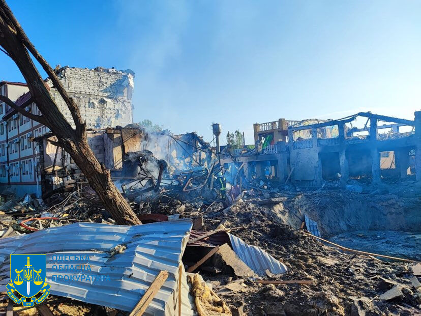 Последствия ракетного удара РФ по Затоке: разрушены базы отдыха и частные дома, ранены четыре человека. Фото, видео 20